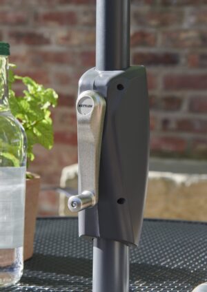 PW25-928-parasol-handle-winder-detail-LIFESYLE-scaled