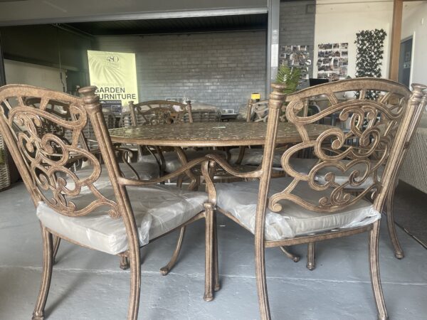 Casino Ivy Cast Aluminium 6 Seat Round Dining Set Ex Display